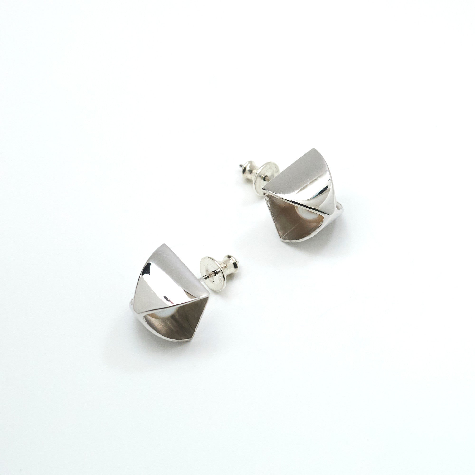 【MADE TO ORDER】PYRAMID PIERCED EARRINGS FWP