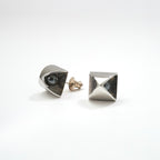 【MADE TO ORDER】PYRAMID PIERCED EARRINGS HEMATITE