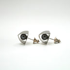 【MADE TO ORDER】PYRAMID PIERCED EARRINGS HEMATITE