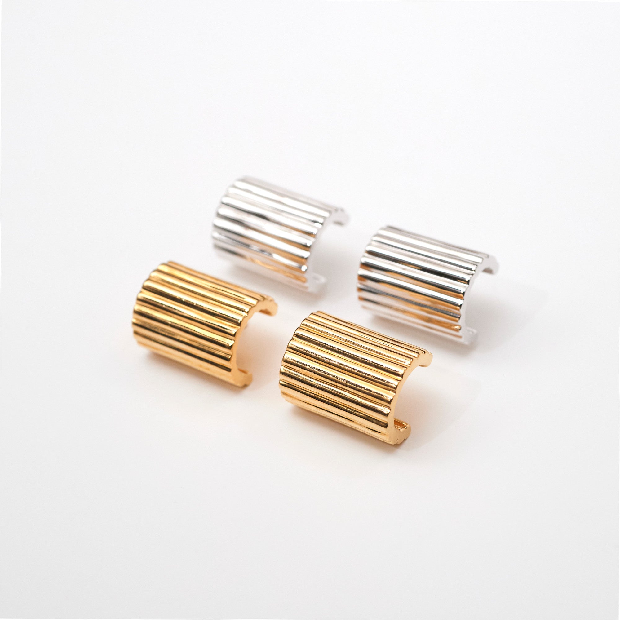 STRIPES PIERCED EARRINGS